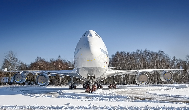 Deutsche Lufthansa Boeing 747 Jumbojet in winter snow at Twente Airport