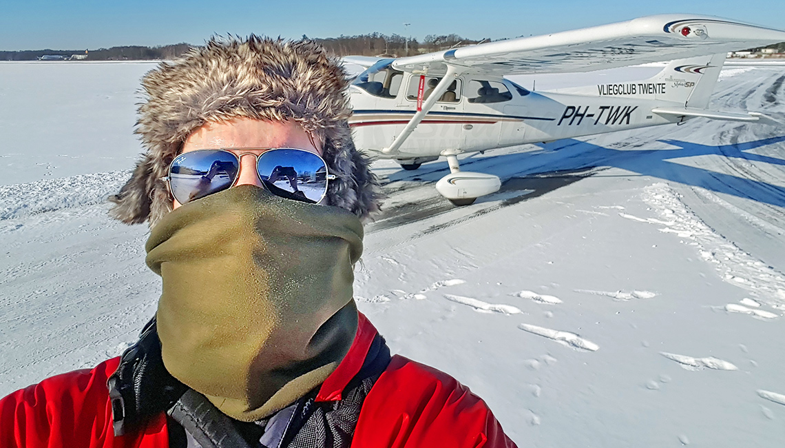 René Vink playing in the snow